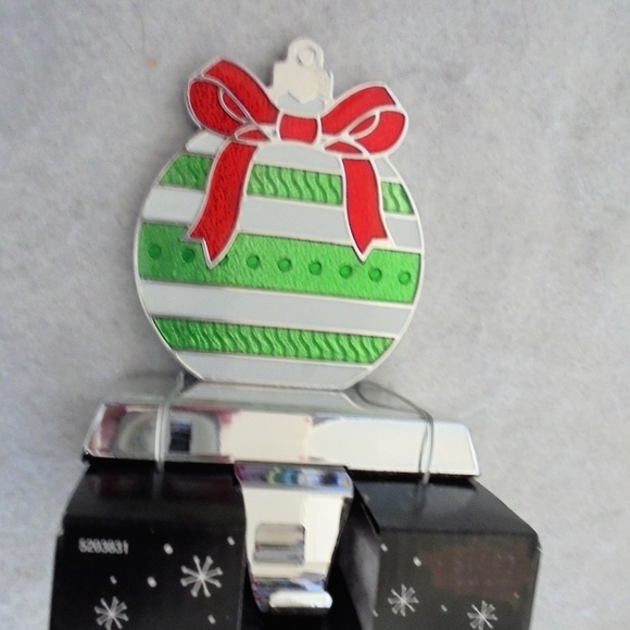 Christmas Round Gift Pkg Stocking Holder Metal NWT - Picture 1 of 2